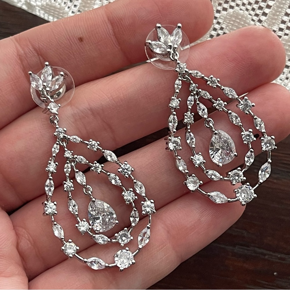 Tiered Crystal Drop Earrings